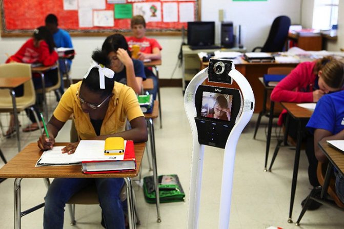 робот VGo — Remote Students